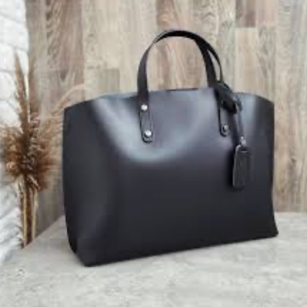Moderno Large Leather Handbag with Shoulder Strap